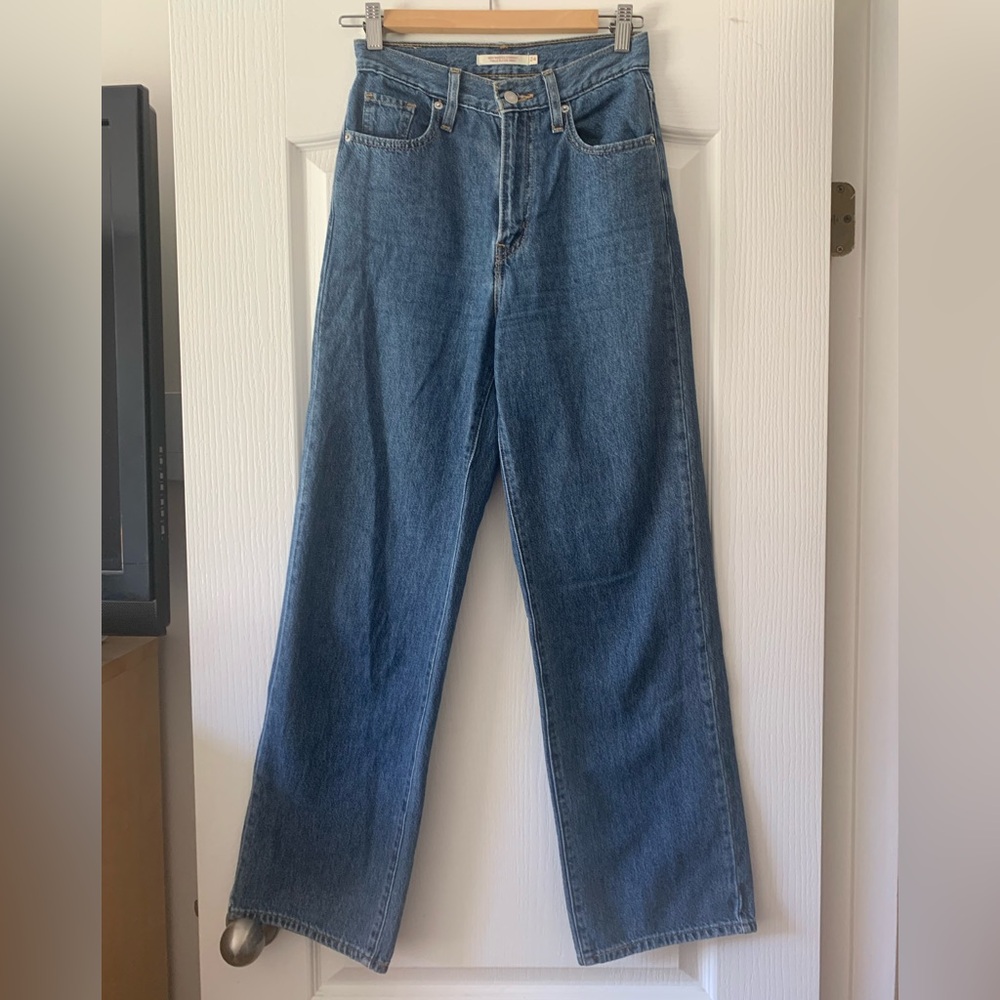 Levi’s High Waisted Straight Jeans